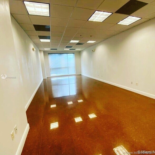 More Photos Of 175 SW 7th St, Miami Medical For Sale