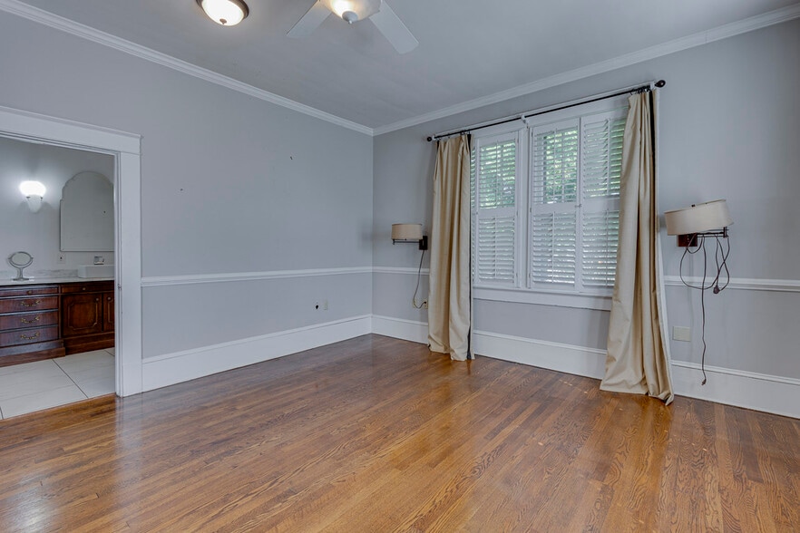 More Photos Of 906 Augusta St, Greenville Office For Sale