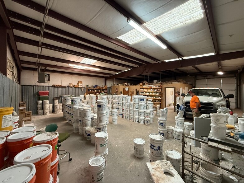 More Photos Of 1128 SW 17th St, Oklahoma City Warehouse For Sale