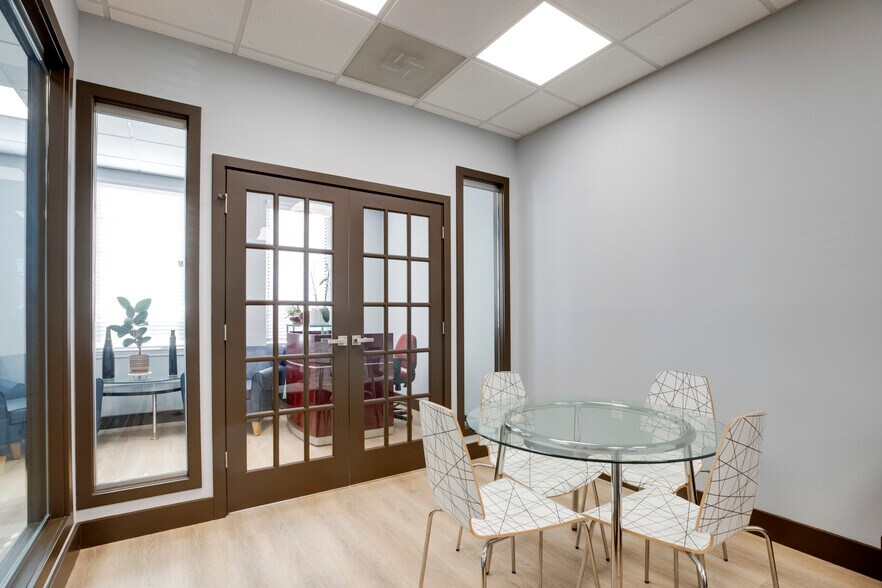 More Photos Of 7008 Little River Tpke, Annandale Medical For Sale