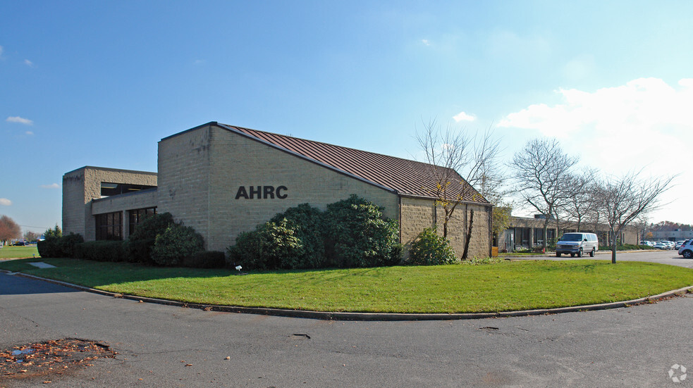 Primary Photo Of 2900 Veterans Memorial Hwy, Bohemia Medical For Sale