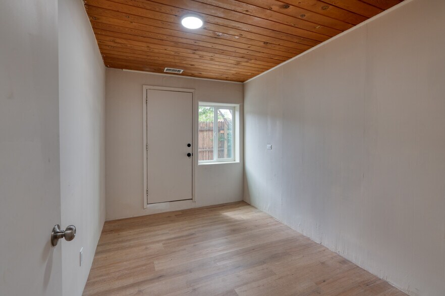 More Photos Of 720-724 School St, Espanola Apartments For Sale