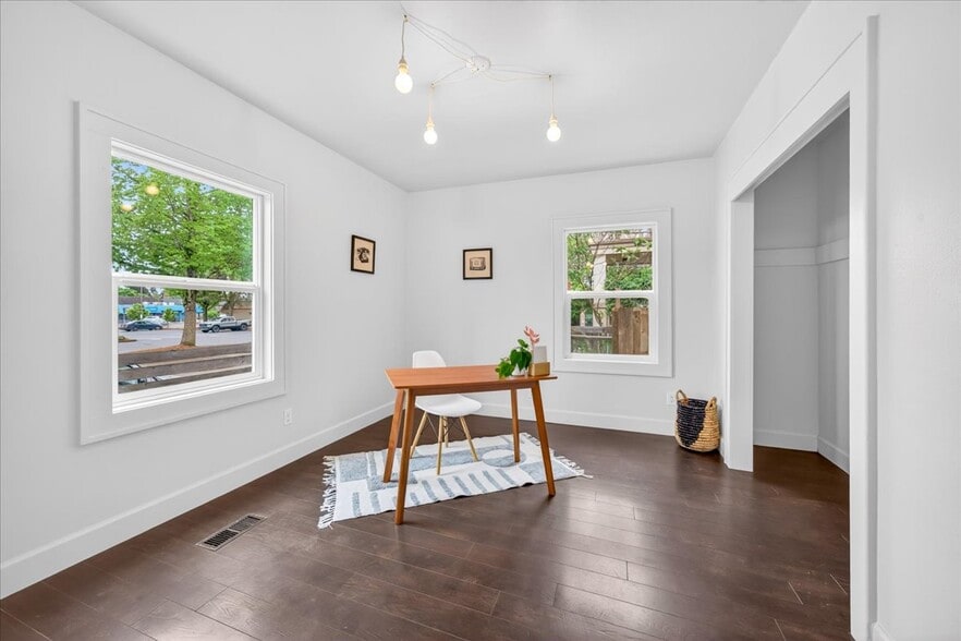 More Photos Of 3327 SE 50th Ave, Portland Office Residential For Sale