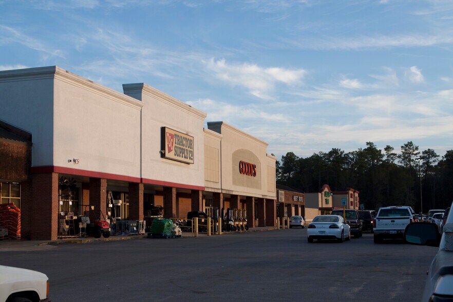 More Photos Of 12112-12130 Old 63 S, Lucedale General Retail For Lease