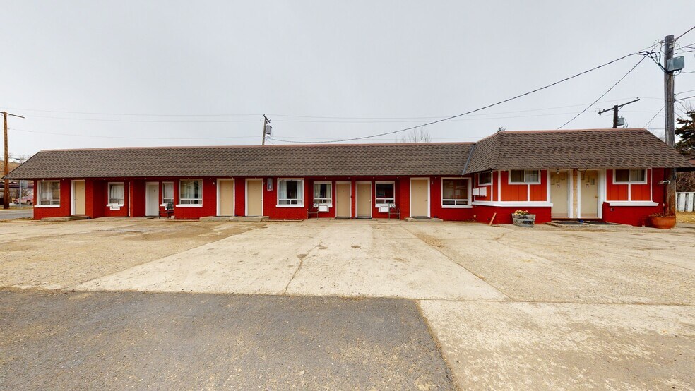 More Photos Of 216 NE Main St, Lewistown Hotel For Sale