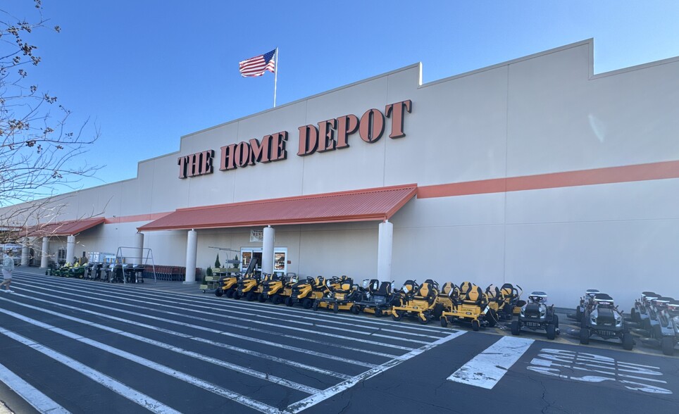 More Photos Of 1531 Baytree Rd, Valdosta Storefront Retail Office For Lease