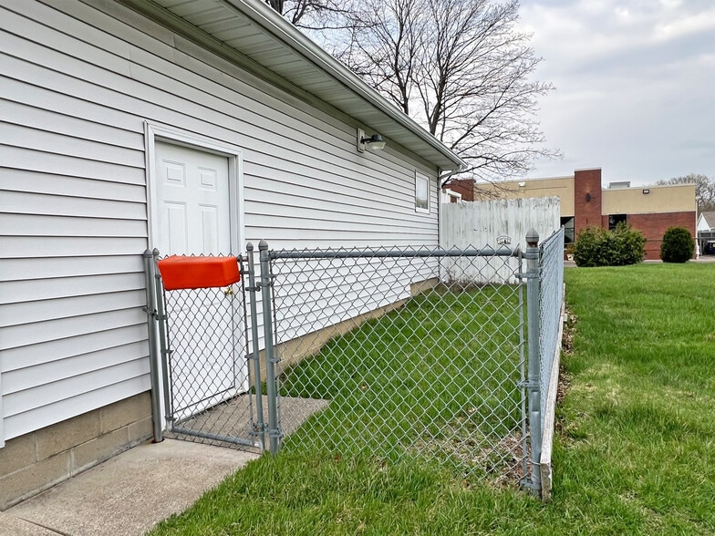 More Photos Of 3567 W 26th St, Erie Freestanding For Sale