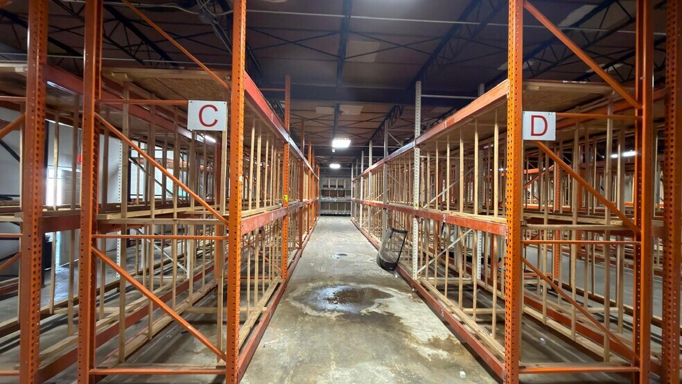 More Photos Of 5440 Gulf Fwy, Houston Warehouse For Lease