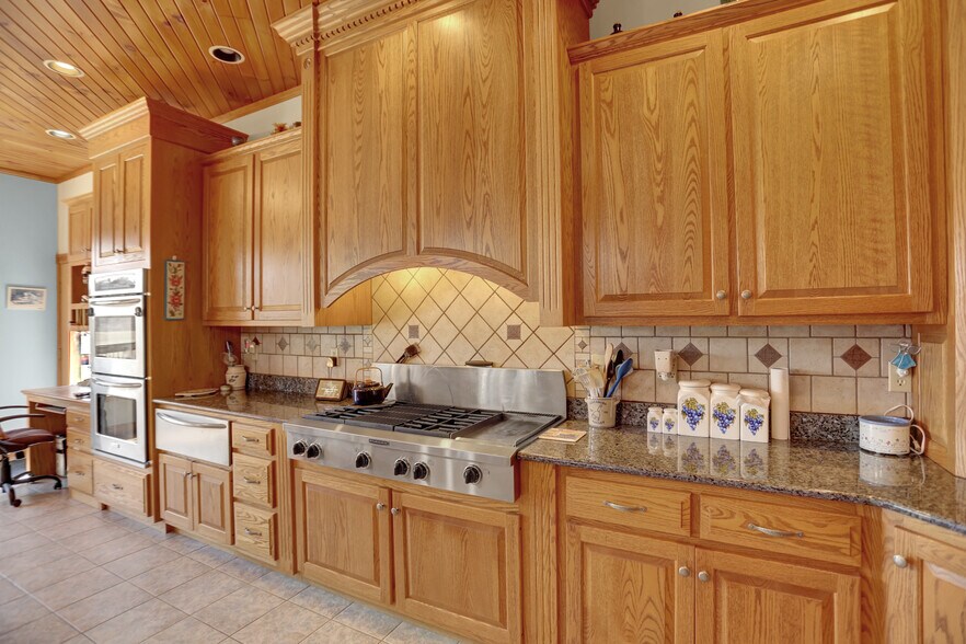 More Photos Of 600 Airport Dr, Mifflintown Flex For Sale