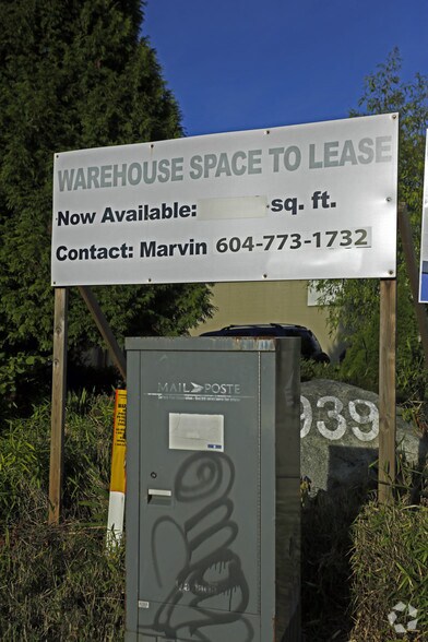 More Photos Of 6939 Hastings St, Burnaby Flex For Lease