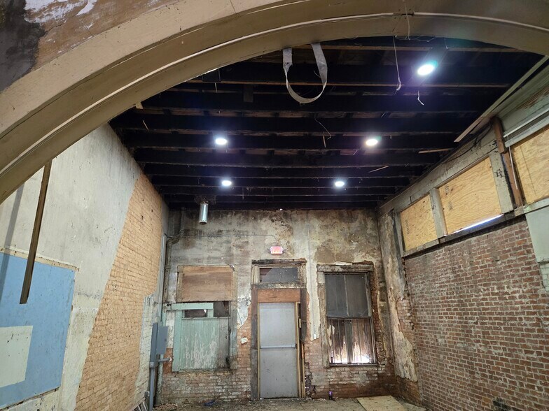 More Photos Of 700 3rd Ave, West Point Storefront Retail Office For Lease