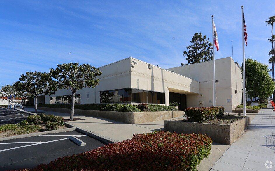 Primary Photo Of 702 Mission Ave, Oceanside Bank For Sale