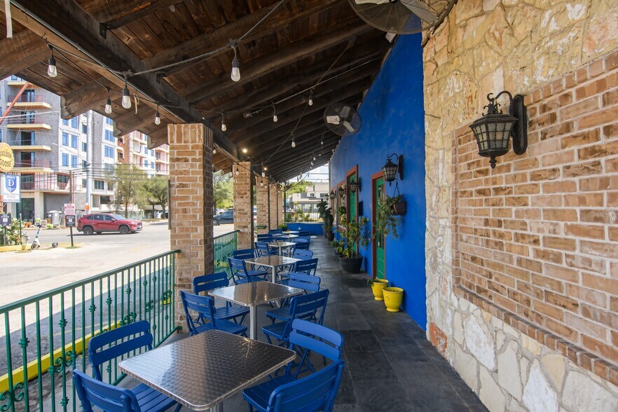 More Photos Of 2038 S Lamar Blvd, Austin Freestanding For Lease