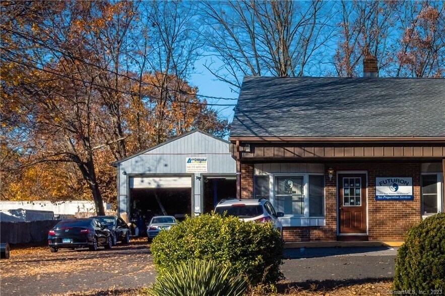 More Photos Of 448 Spring St, Windsor Locks Freestanding For Lease
