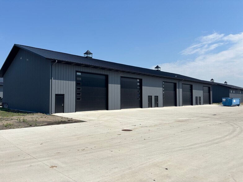 More Photos Of 1301 Main Avenue SE, Moorhead Flex For Lease