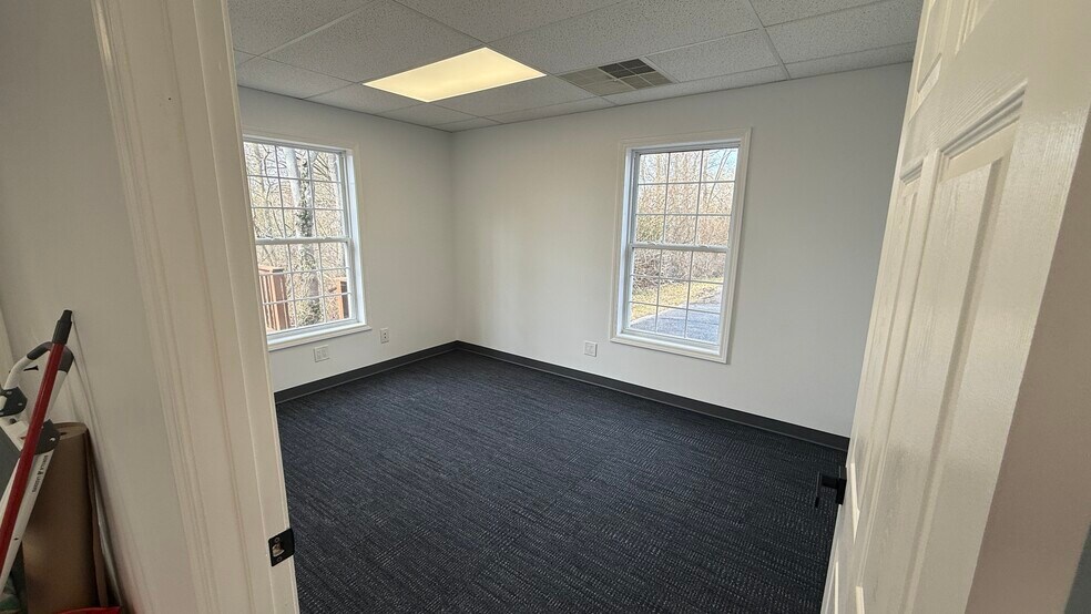More Photos Of 11801 Brinley Ave, Louisville Medical For Lease