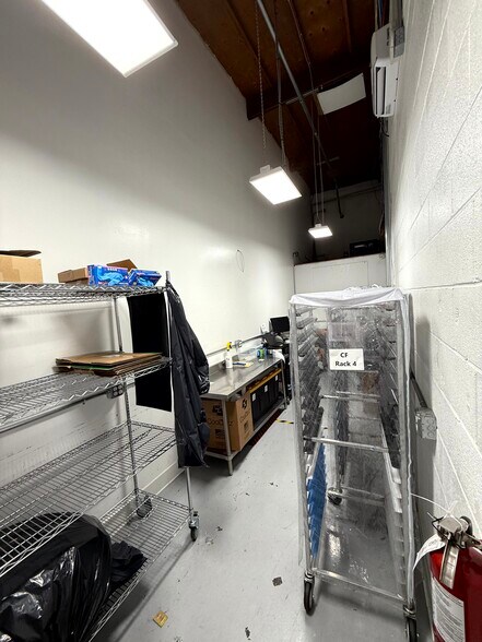 More Photos Of 1447 Santa Fe Ave, Long Beach Manufacturing For Sale