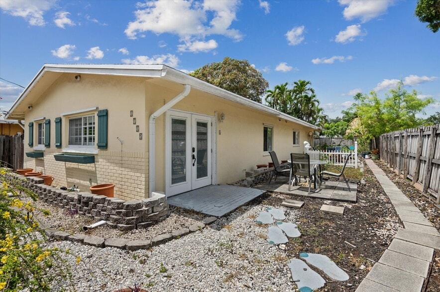Primary Photo Of 1715 SW 21st St, Fort Lauderdale Multifamily For Sale