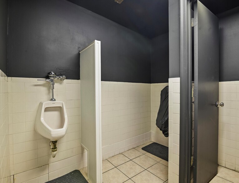 More Photos Of 2080 Milford Rd, East Stroudsburg Restaurant For Lease