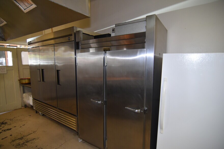 More Photos Of 248 W Center, Salem General Retail For Sale