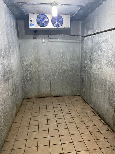 More Photos Of 3624 S Nappanee St, Elkhart Service Station For Lease
