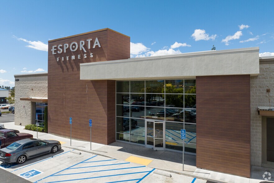 More Photos Of 4404 University Pky, San Bernardino Health Club For Sale