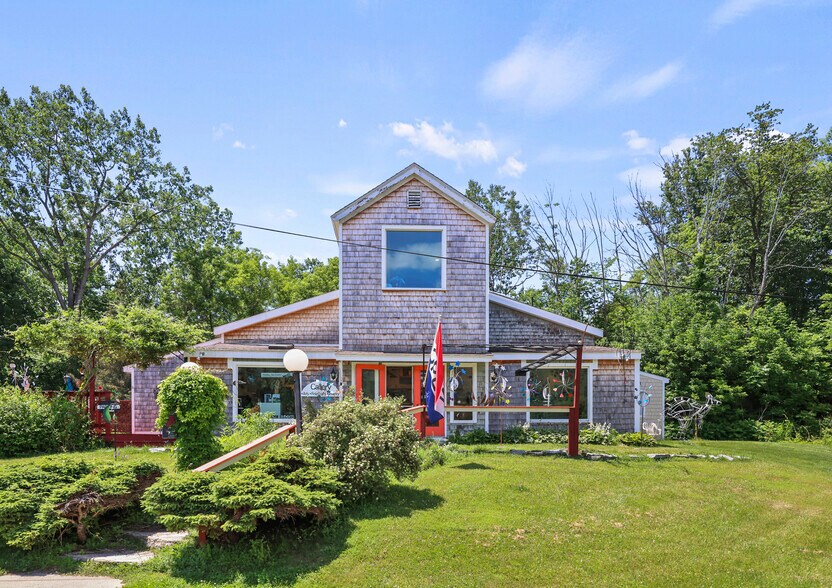 More Photos Of 8 Center St, West Stockbridge Restaurant For Sale