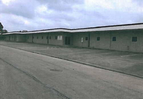 Primary Photo Of 1110 Avenue G, Rosenberg Medical For Sale