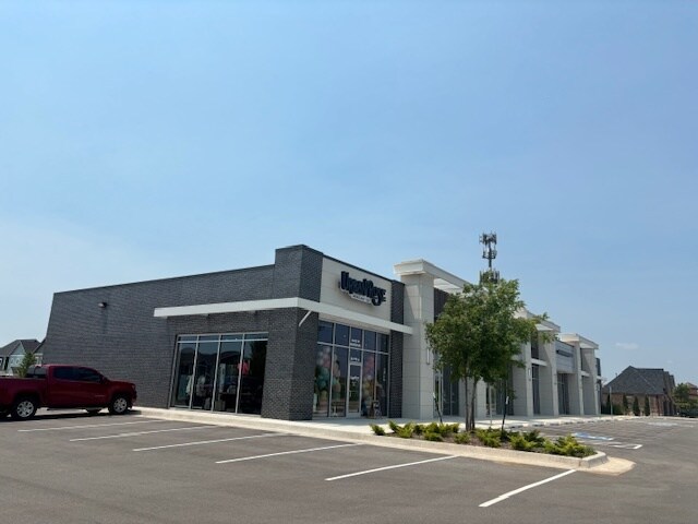 More Photos Of 6400 W Memorial Rd, Oklahoma City General Retail For Lease
