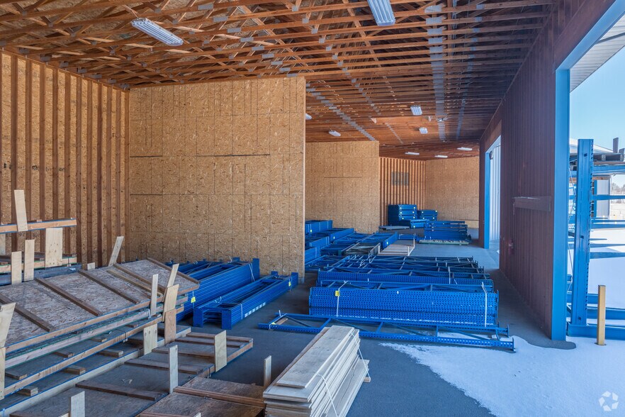 More Photos Of 400 SE Fairmount Dr, Pullman Department Store For Sale