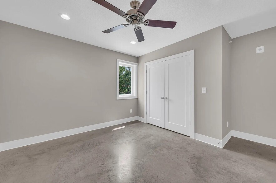 More Photos Of 3937-3937 Kenwood Ave, Kansas City Apartments For Sale