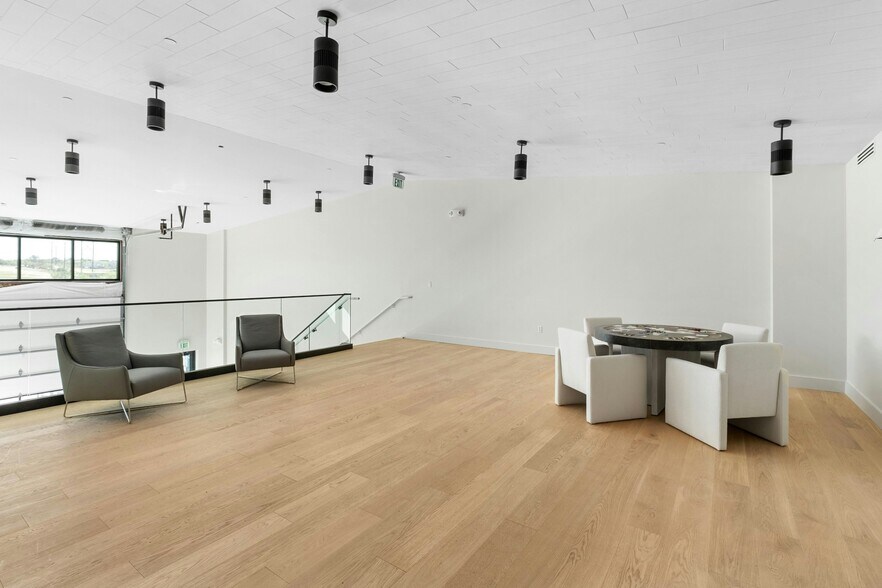 More Photos Of 8001 Circuit of the Americas Blvd, Del Valle Showroom For Sale