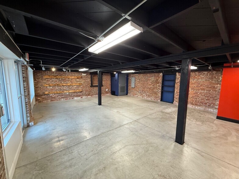 More Photos Of 111 E Commercial St, Broken Arrow Loft Creative Space For Lease