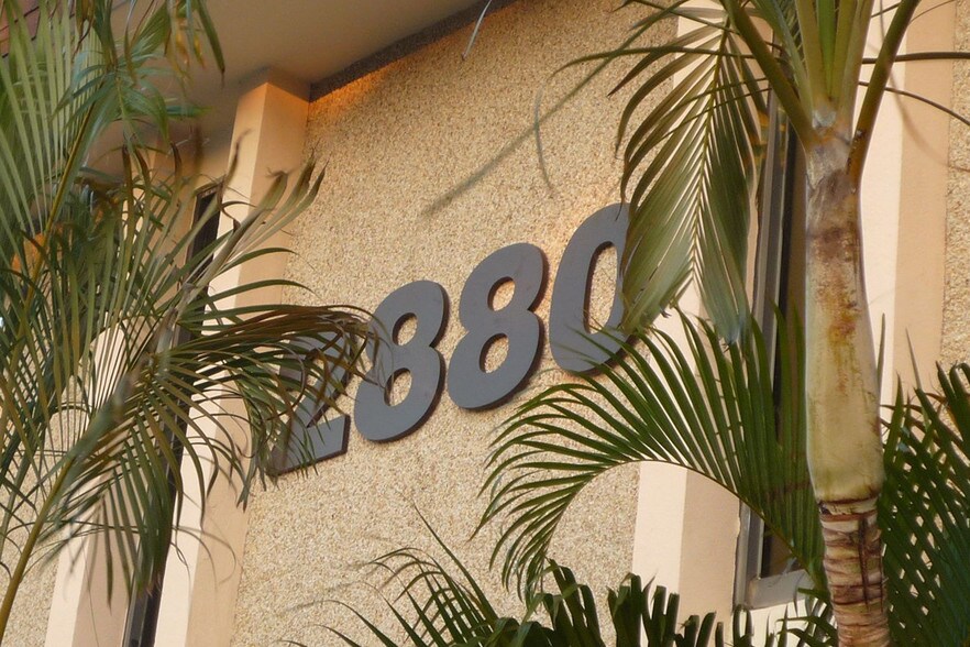 More Photos Of 2880 W Oakland Park Blvd, Fort Lauderdale Office Residential For Lease