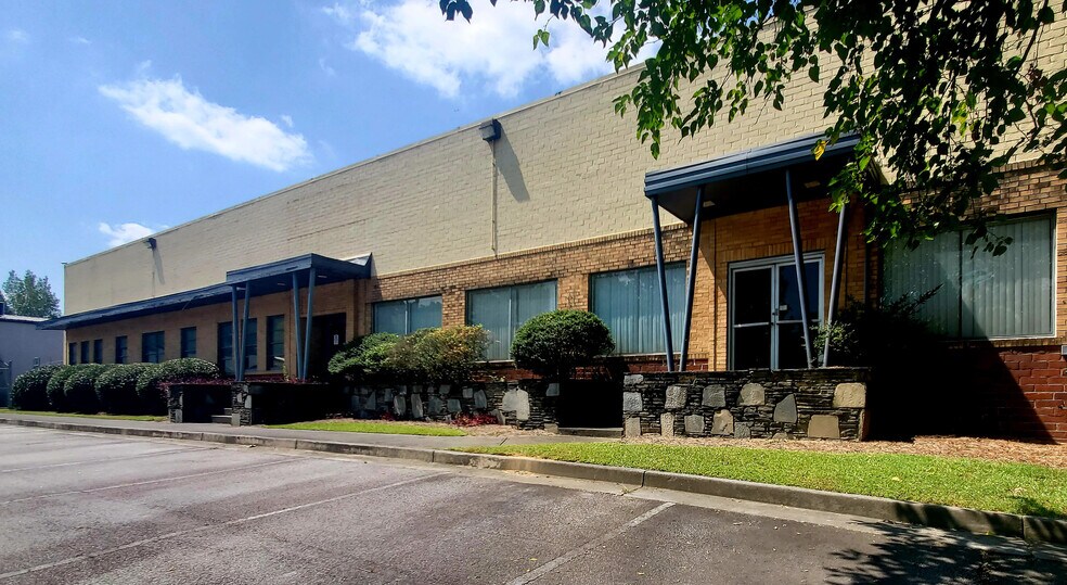 More Photos Of 1396 Chattahoochee Ave NW, Atlanta Warehouse For Lease