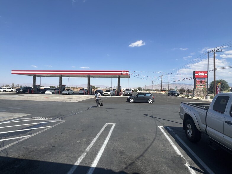 More Photos Of 15188 Main St, Hesperia Service Station For Lease