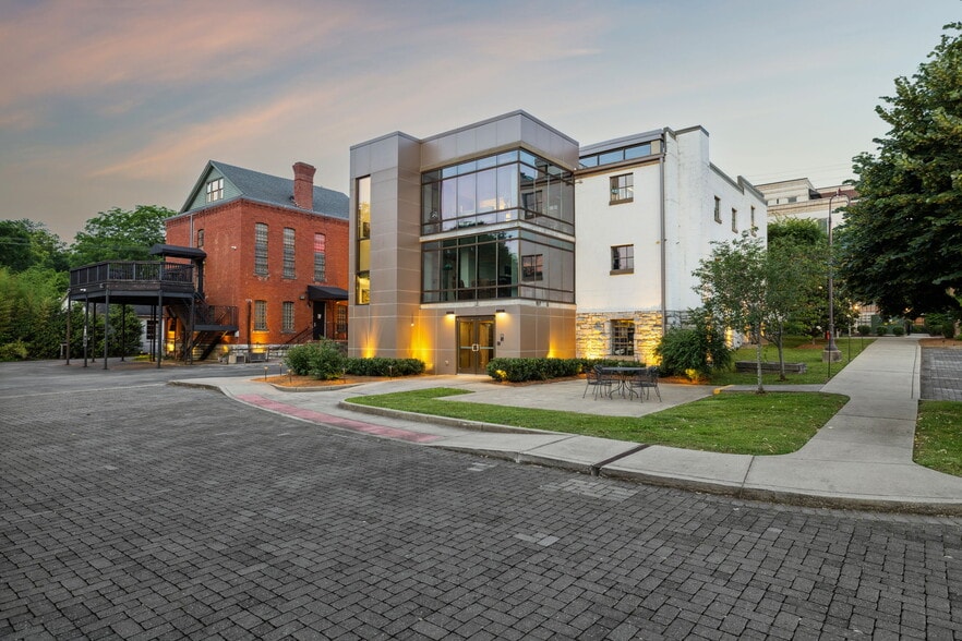 More Photos Of 112 Bridge St, Franklin Office For Sale