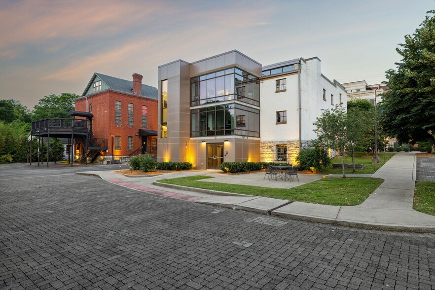 More Photos Of 112 Bridge St, Franklin Office For Sale