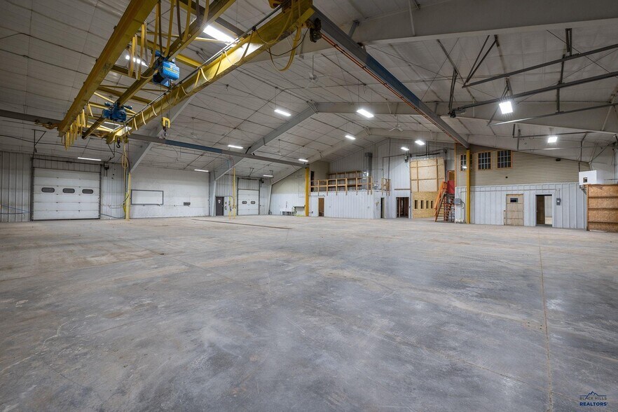 More Photos Of 27592 N 79 Hwy, Hot Springs Warehouse For Lease