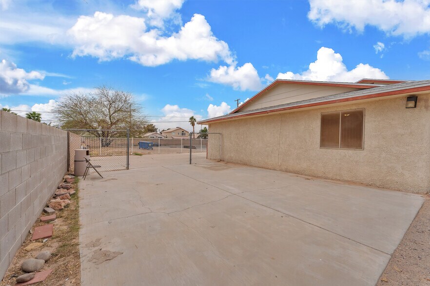More Photos Of 2130 E Maule Ave, Las Vegas Land For Lease