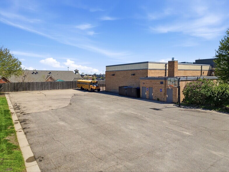 More Photos Of 6541 16TH Ave S, Richfield Schools For Lease