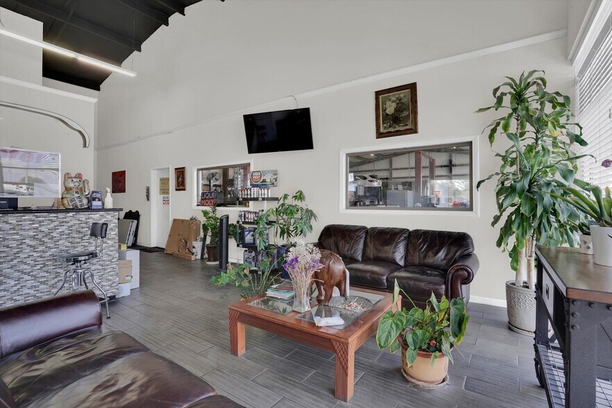 More Photos Of 17306 Alief Clodine Rd, Richmond Auto Repair For Sale