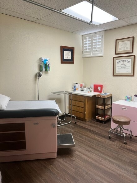 More Photos Of 9398 Viscount Blvd, El Paso Medical For Sale