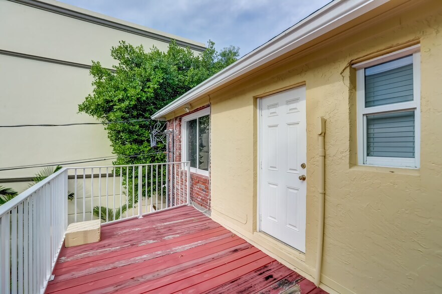 More Photos Of 8 SE 8th St, Fort Lauderdale Office For Lease