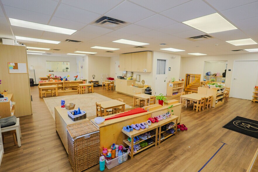 More Photos Of 2358 Shallowford Rd, Marietta Daycare Center For Sale