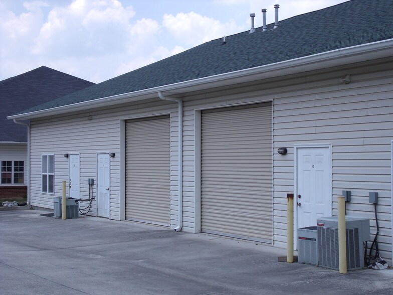 More Photos Of 2110 Fairburn Rd, Douglasville Flex For Lease