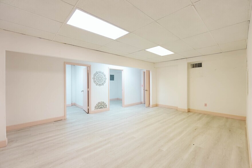 More Photos Of 7915 Biscayne Blvd, Miami Storefront Retail Residential For Lease