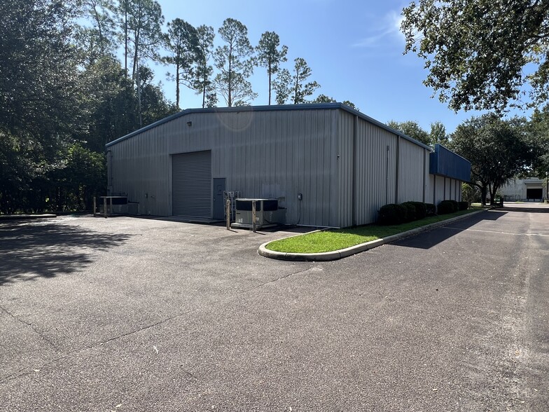 Primary Photo Of 1908-1910 NW 67th Pl, Gainesville Light Manufacturing For Sale