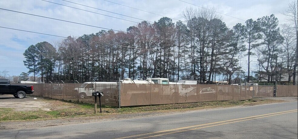 More Photos Of 745-747 S. Camden Ave, Fruitland Industrial For Sale