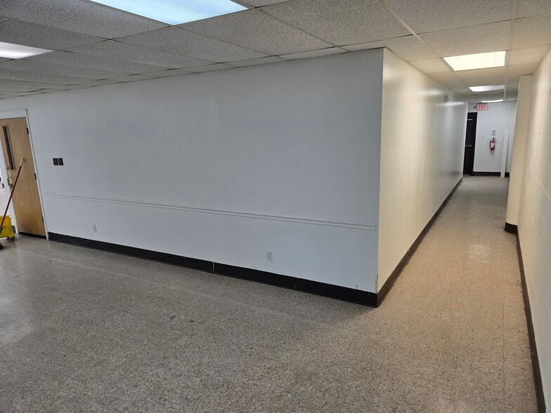 More Photos Of 91-195 Concord Plz, Saint Louis General Retail For Lease